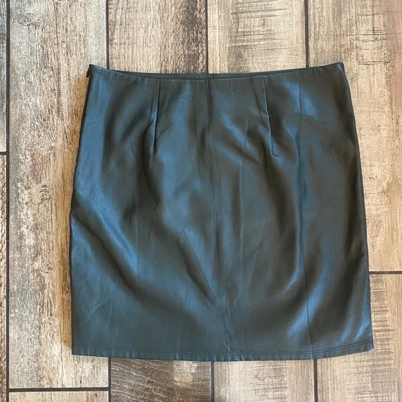 Romeo and Juliet Mini Skirt with Red & Yellow Floral Embroidery - Picture 8 of 10